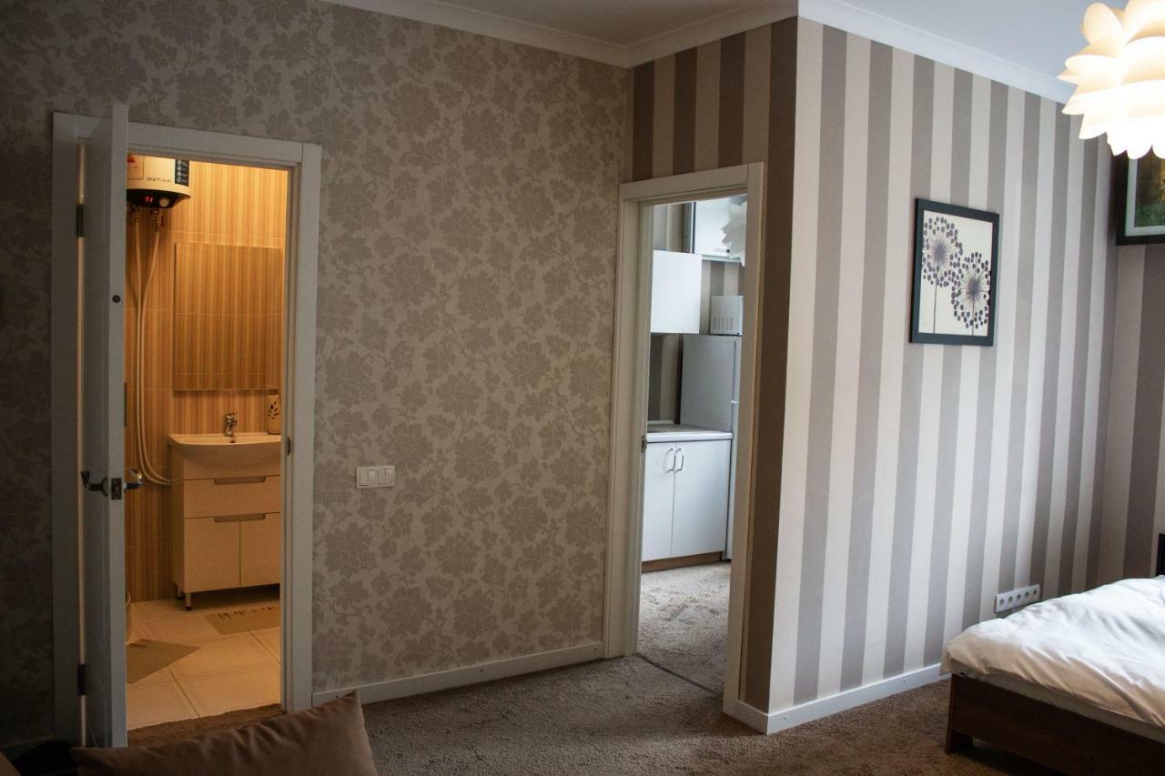 Charming City Center Flat L Self Check-In Kiev Exteriör bild